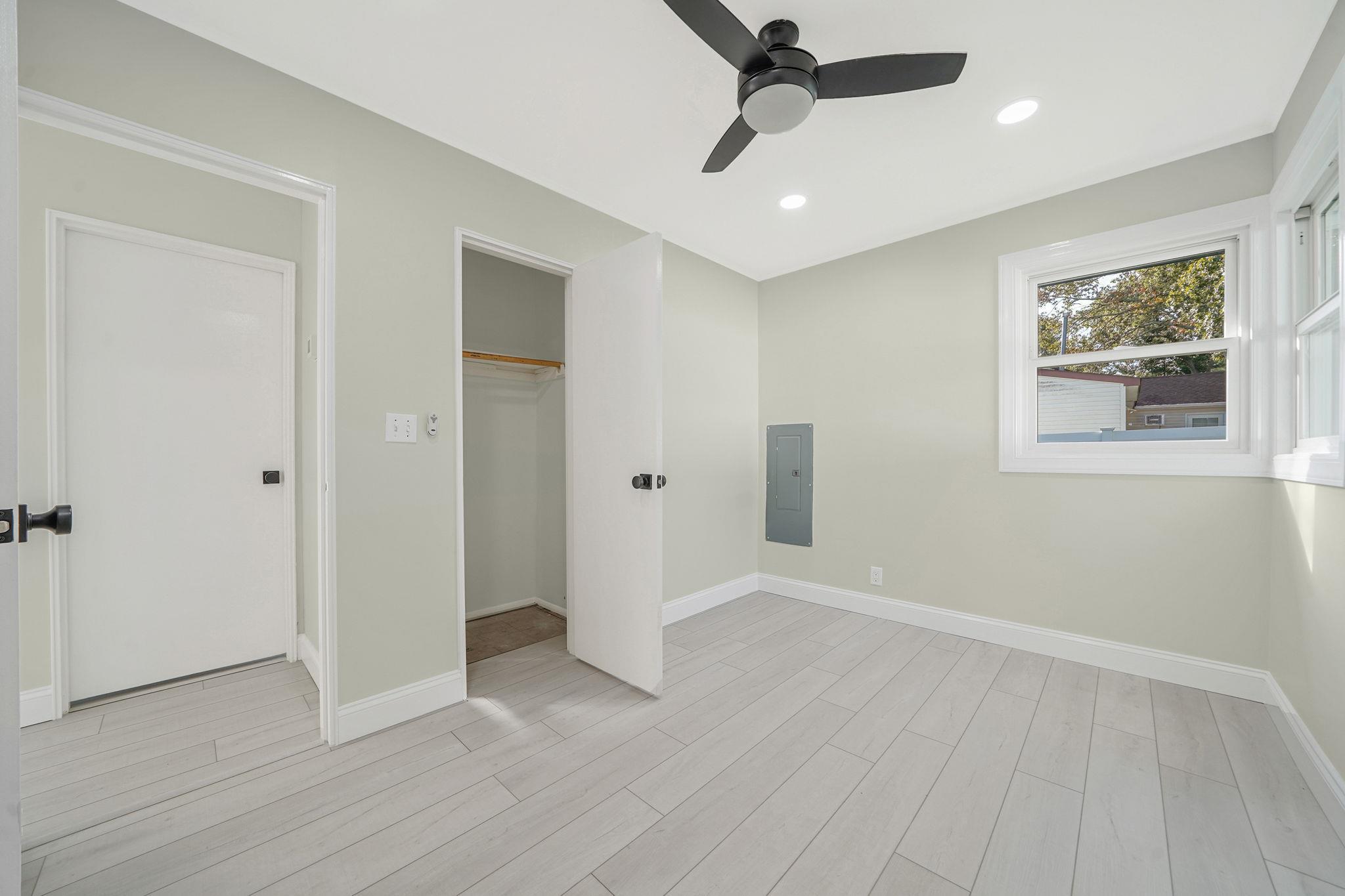 Single Family Royal  Suffolk County, NY 11901, MLS-833310-10