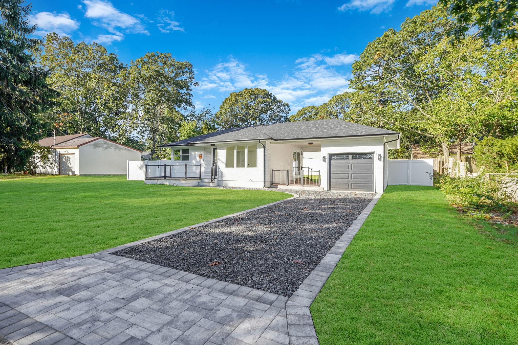 Single Family Royal  Suffolk County, NY 11901, MLS-833310-2