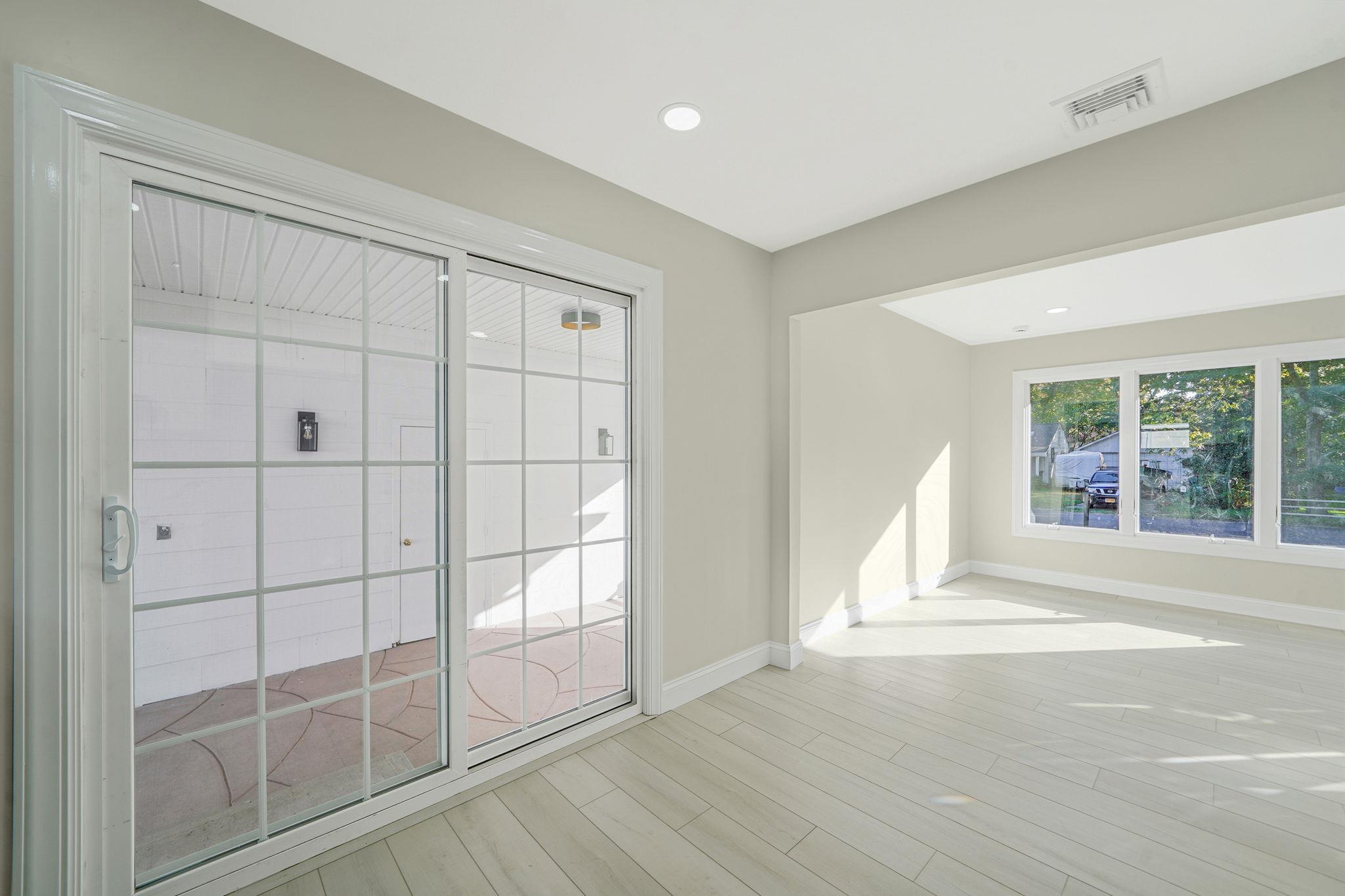Single Family Royal  Suffolk County, NY 11901, MLS-833310-8