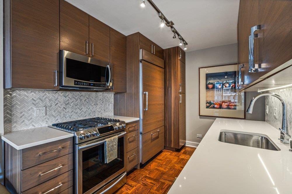 Coop 215  Queens, NY 11360, MLS-833313-4