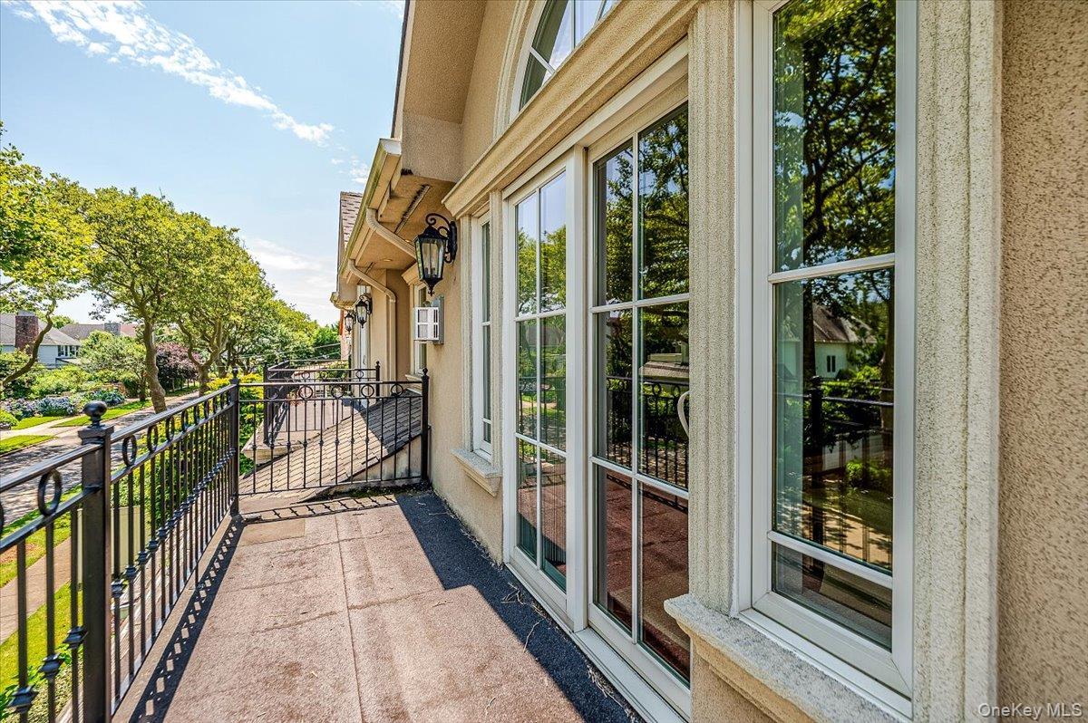 Single Family Ithaca  Nassau County, NY 11509, MLS-833405-26