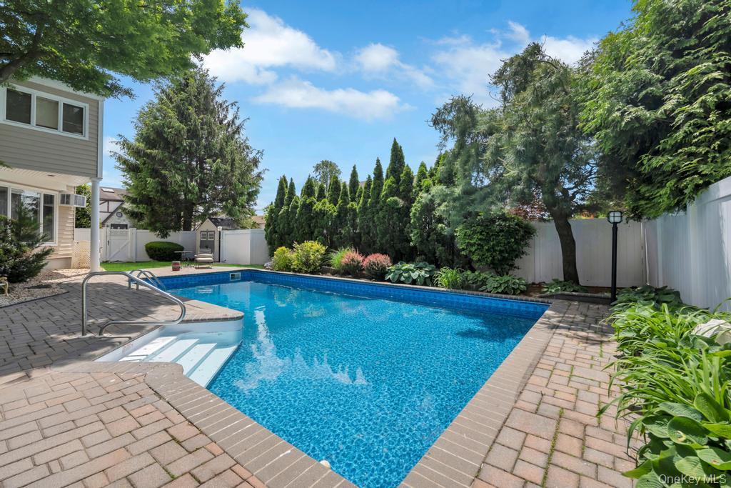 Single Family Northern  Nassau County, NY 11803, MLS-833461-26