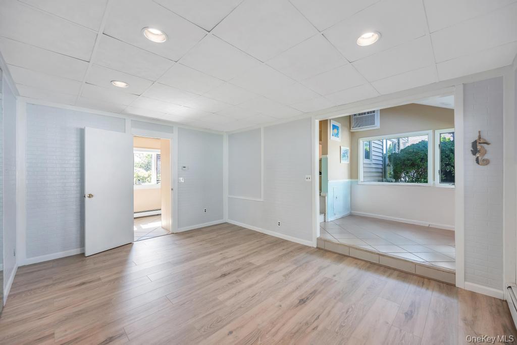 Single Family Northern  Nassau County, NY 11803, MLS-833461-4