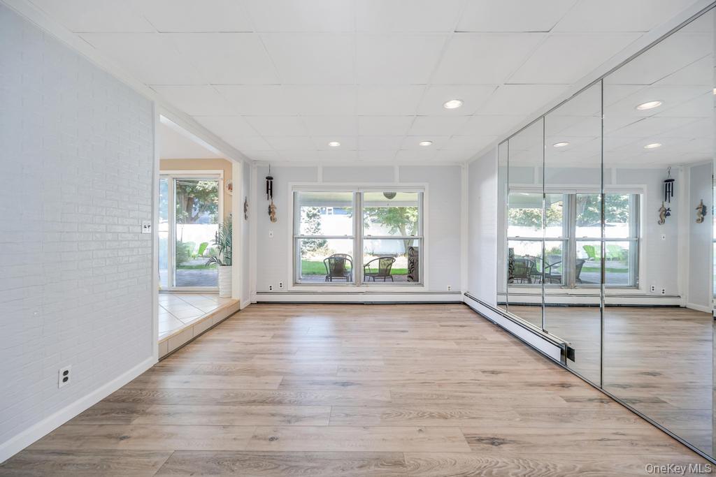 Single Family Northern  Nassau County, NY 11803, MLS-833461-5