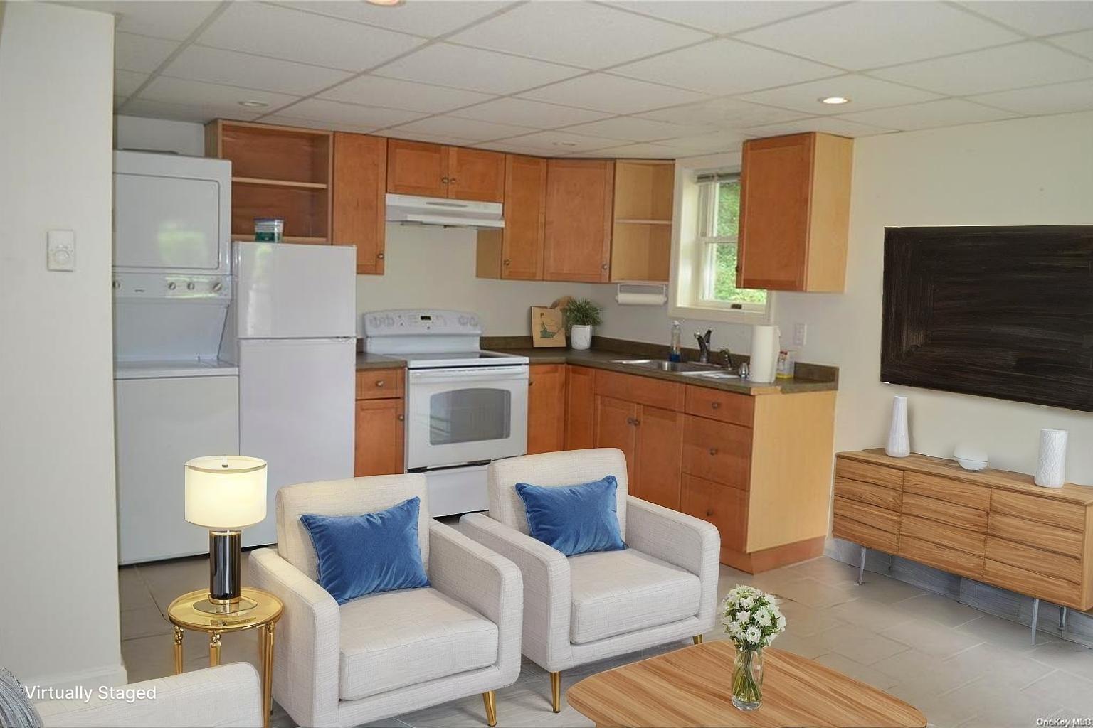Apartment Norton  Suffolk County, NY 11731, MLS-833463-5