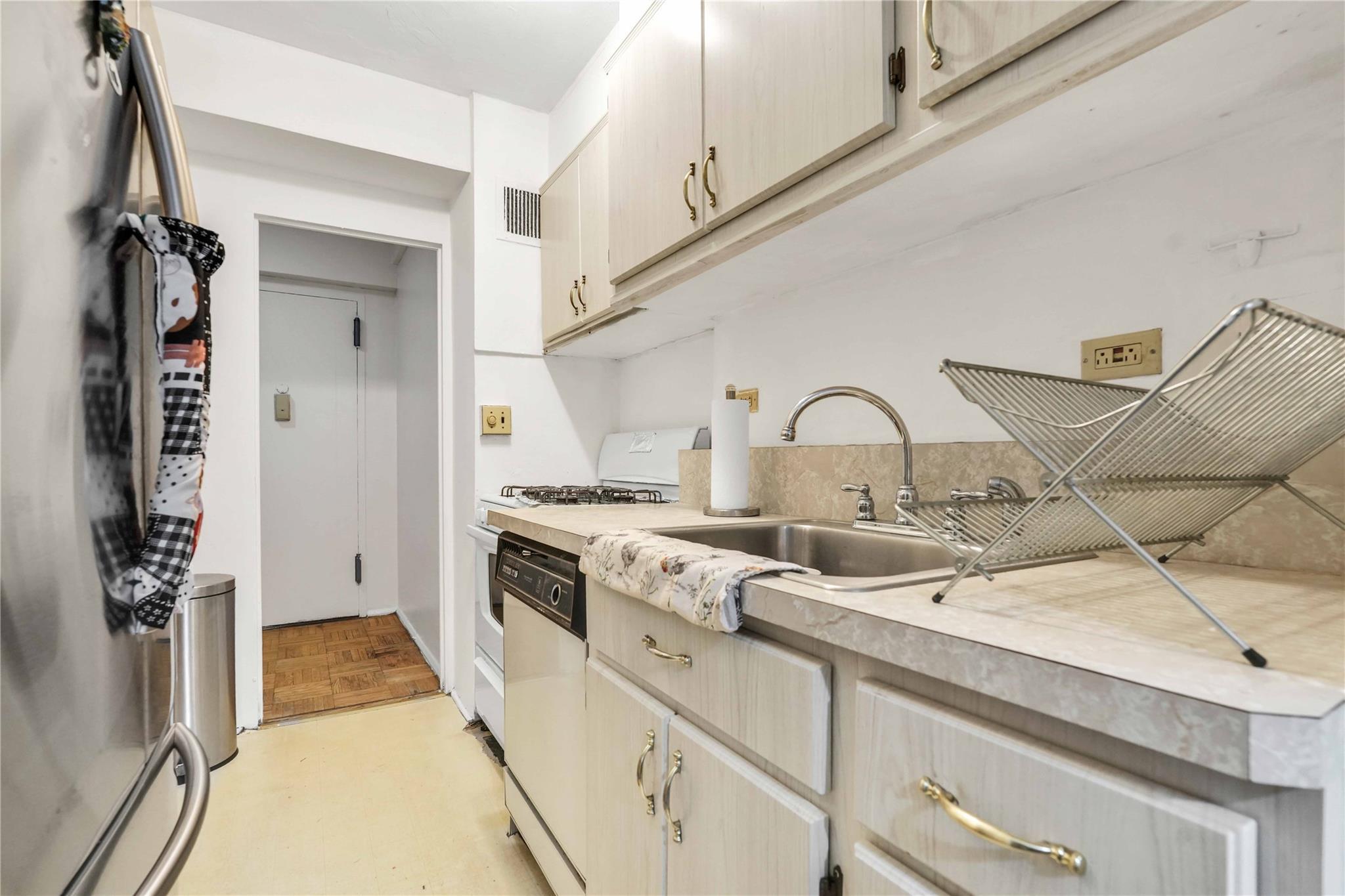 Coop Adams  Brooklyn, NY 11201, MLS-833521-13