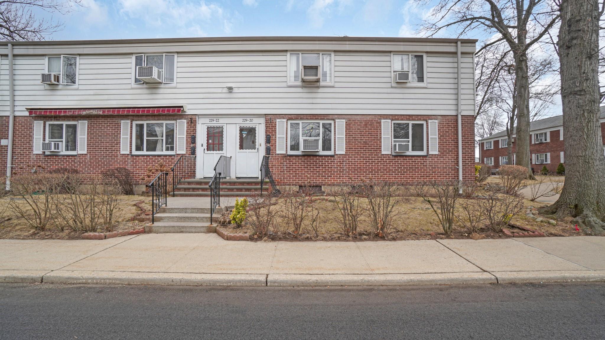 Coop in New York - Hillside Ave  Queens, NY 11427