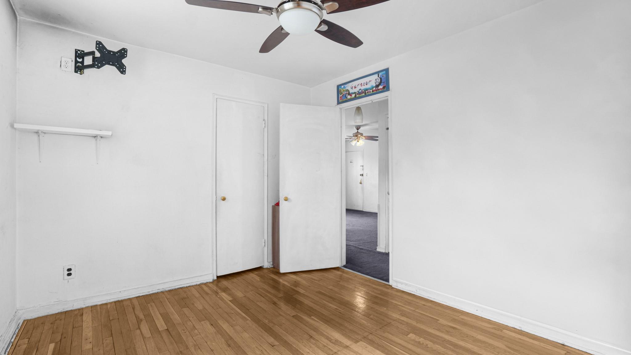 Coop Hillside Ave  Queens, NY 11427, MLS-833541-10