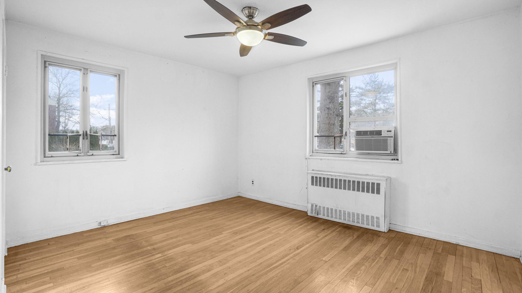 Coop Hillside Ave  Queens, NY 11427, MLS-833541-7