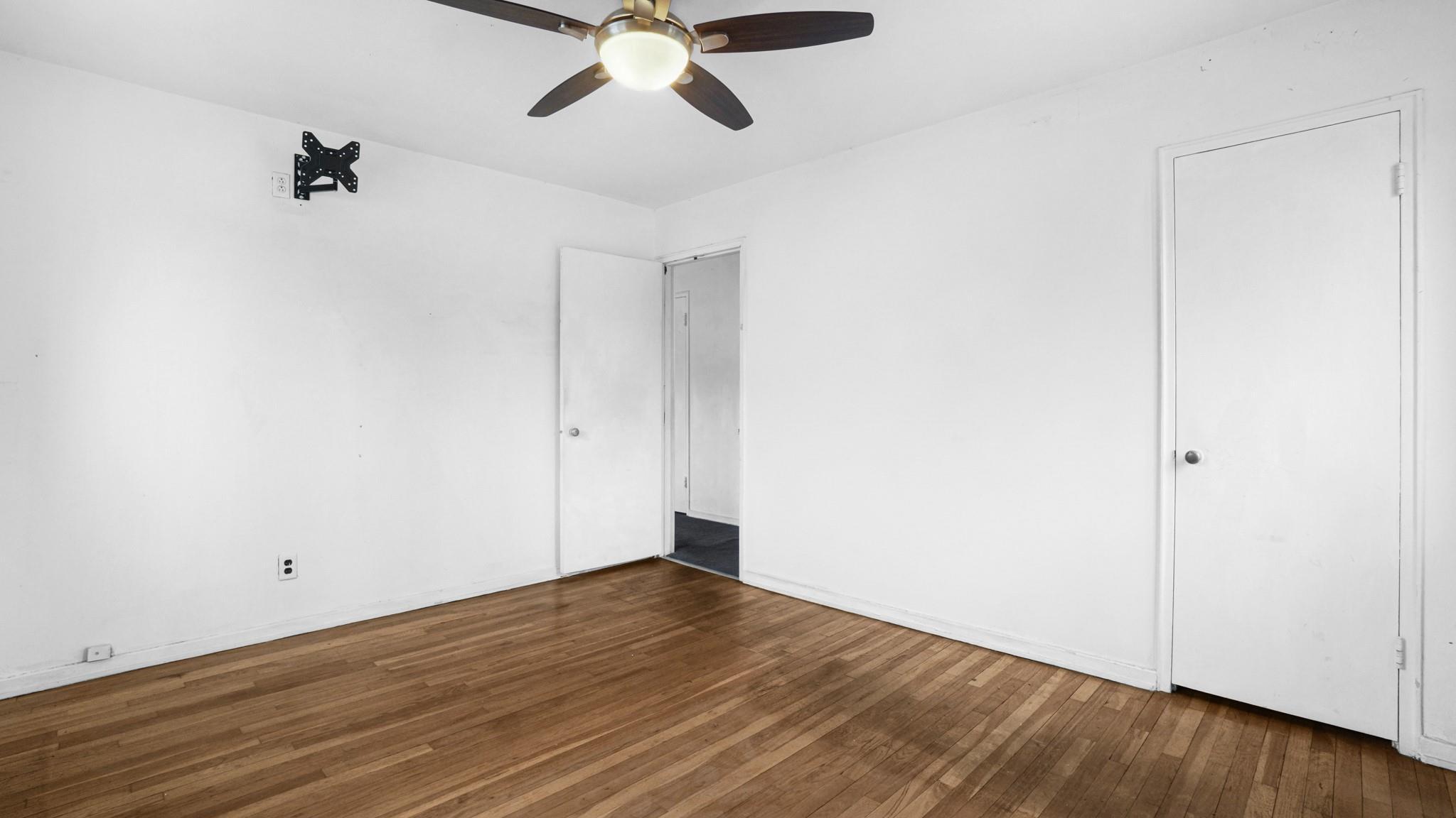 Coop Hillside Ave  Queens, NY 11427, MLS-833541-8