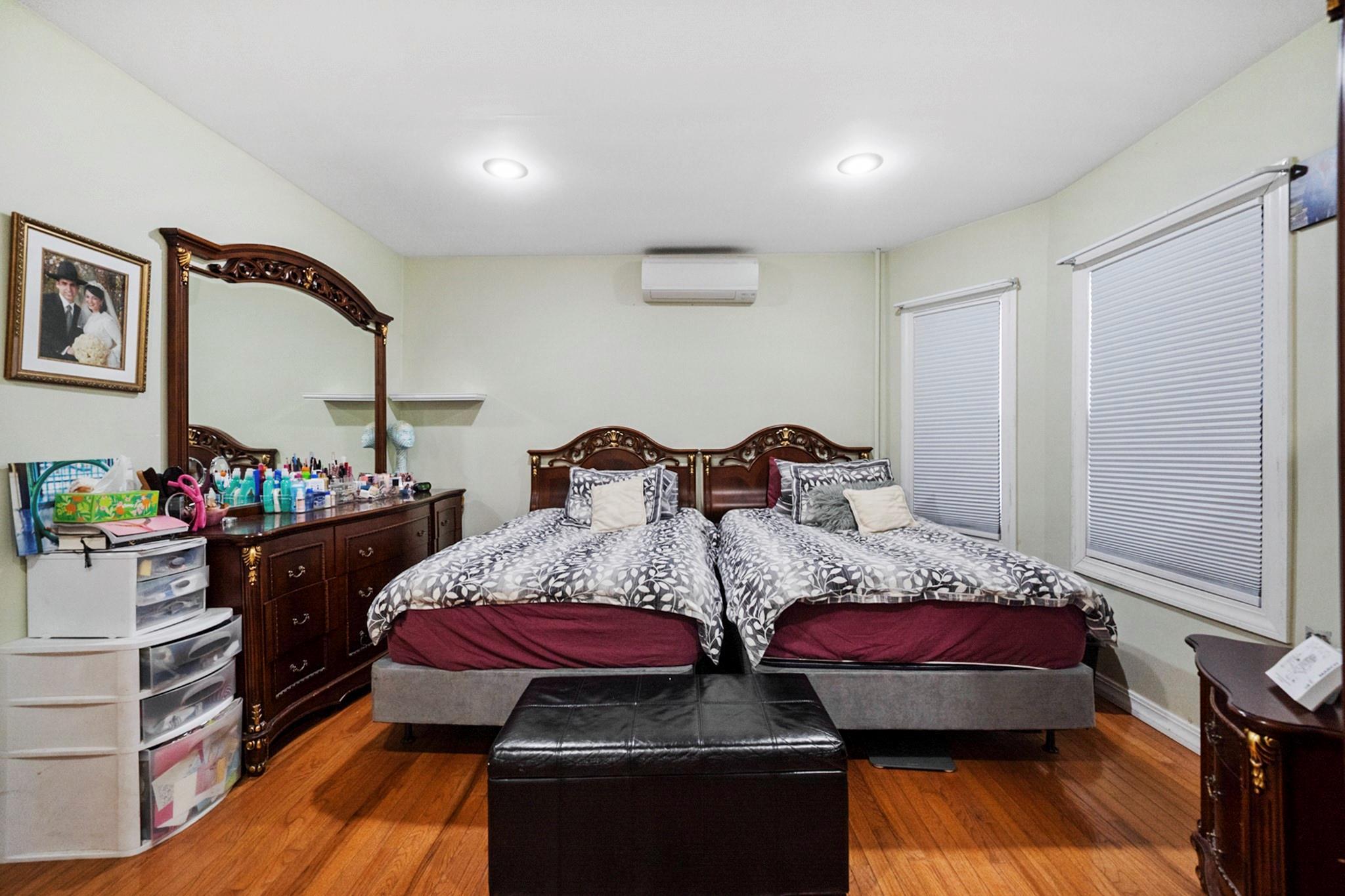 Single Family 108th  Queens, NY 11418, MLS-833561-8