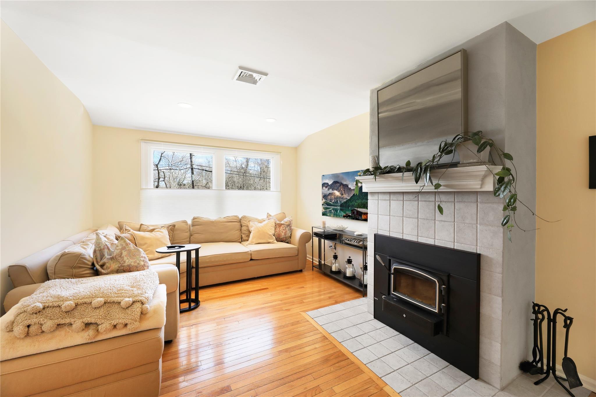 Single Family Paquatuck  Suffolk County, NY 11940, MLS-833574-22
