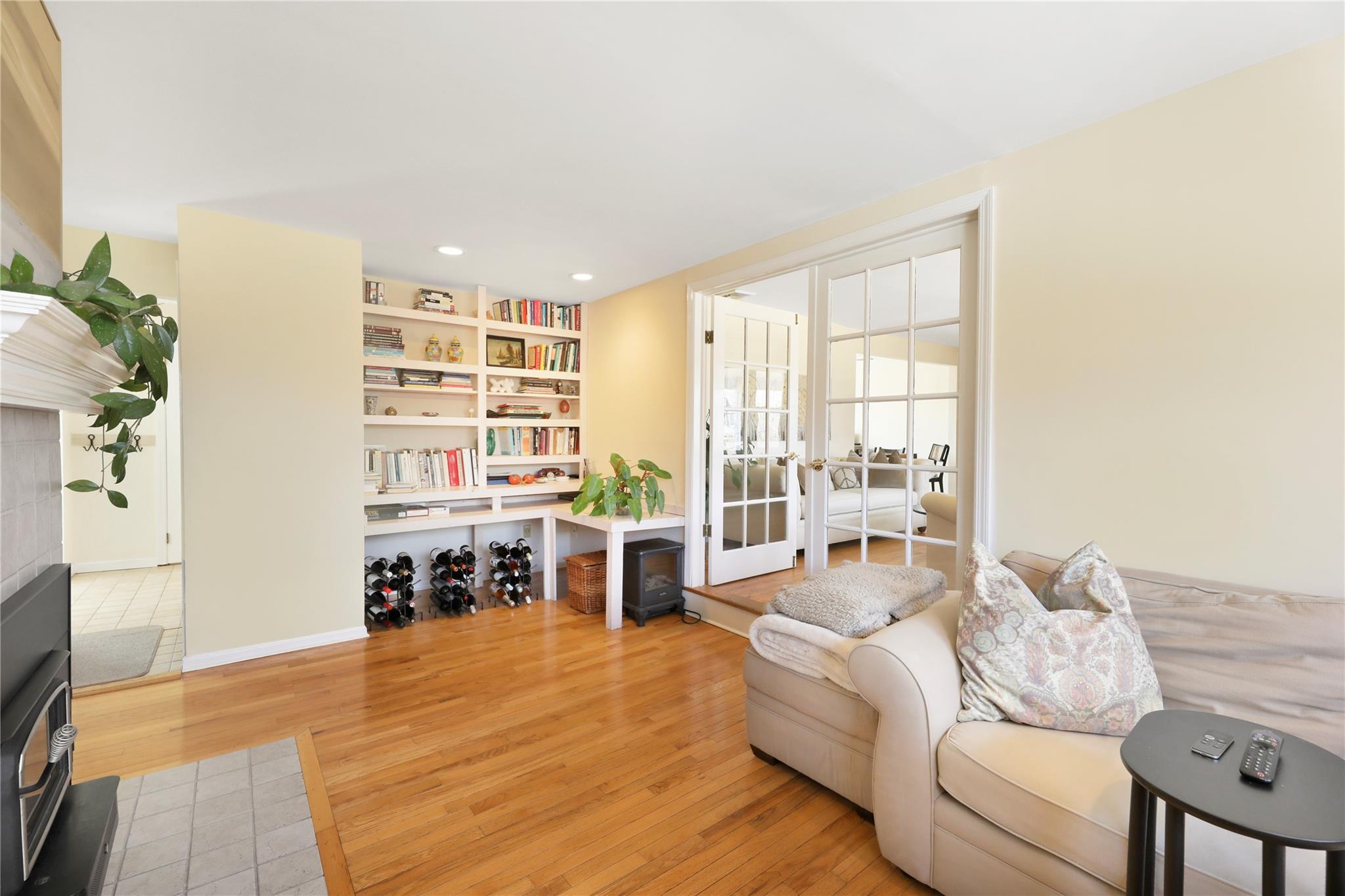 Single Family Paquatuck  Suffolk County, NY 11940, MLS-833574-23