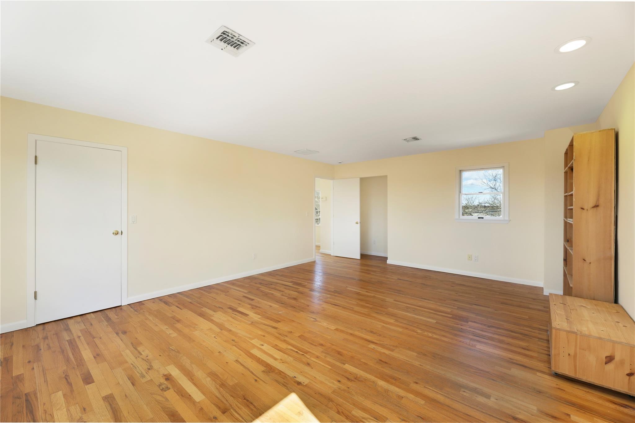 Single Family Paquatuck  Suffolk County, NY 11940, MLS-833574-36