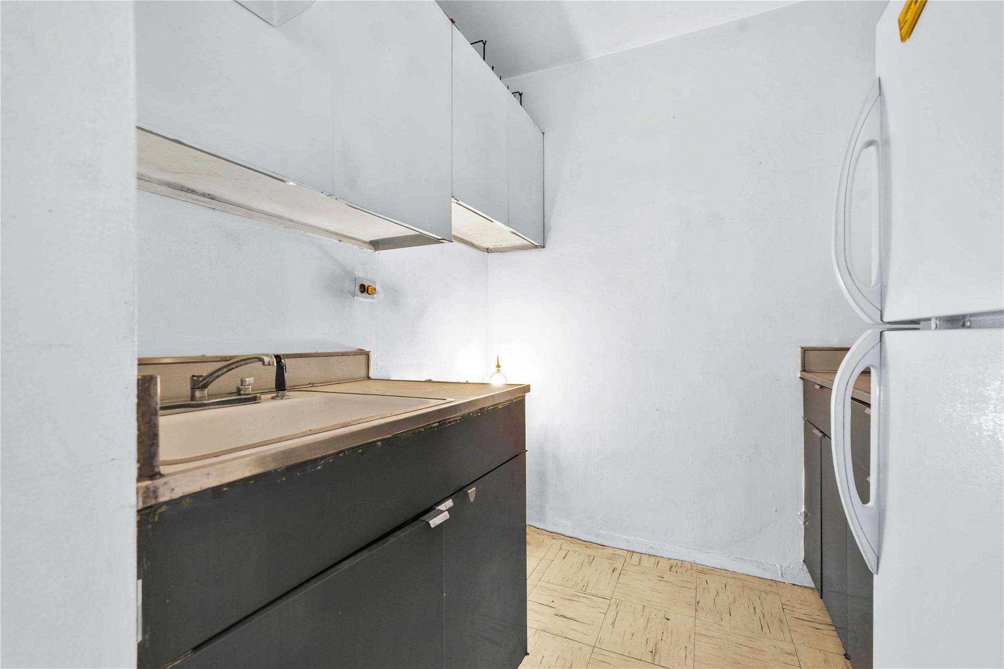 Coop End  Manhattan, NY 10023, MLS-833586-14
