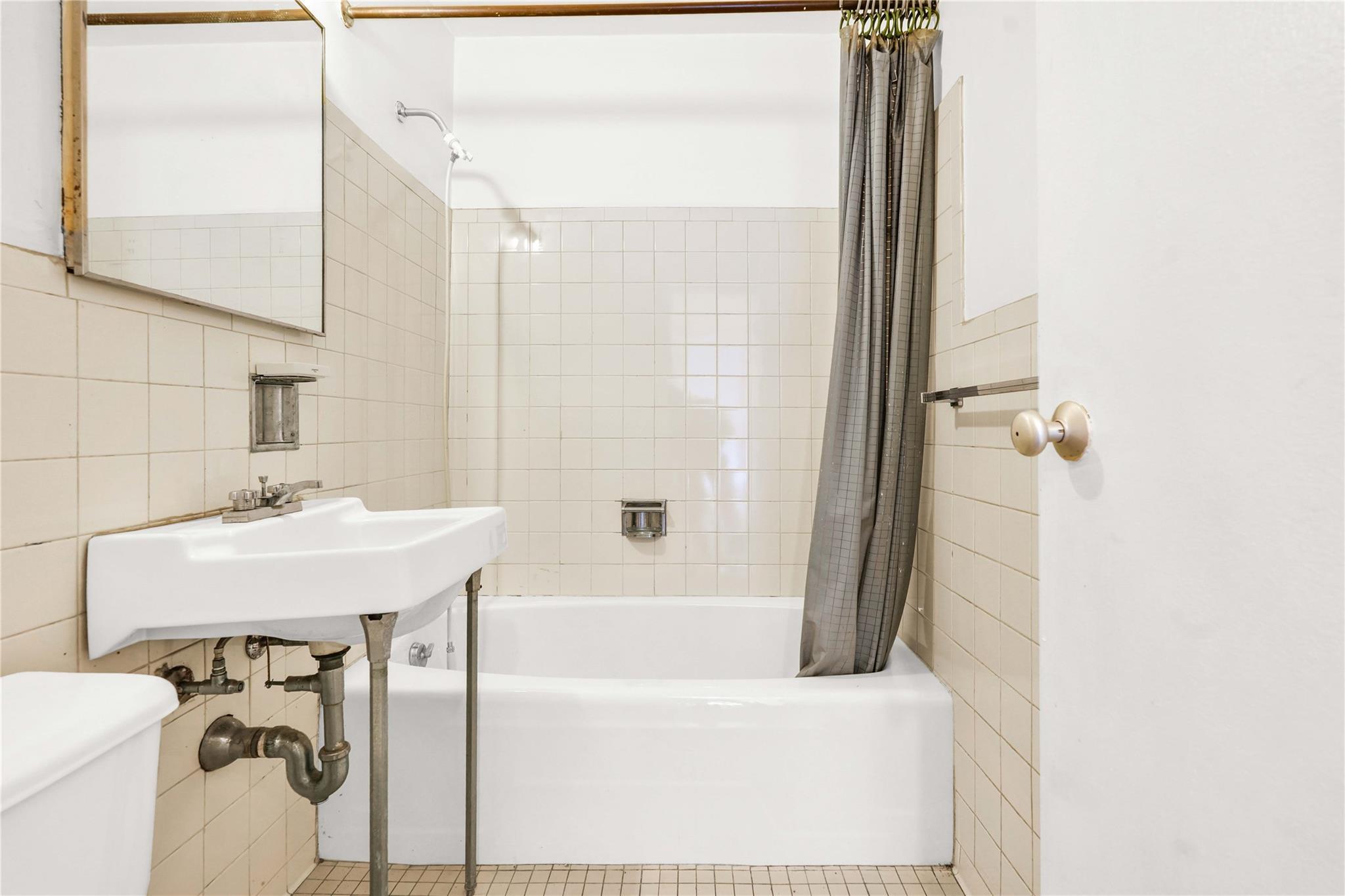 Coop End  Manhattan, NY 10023, MLS-833586-22