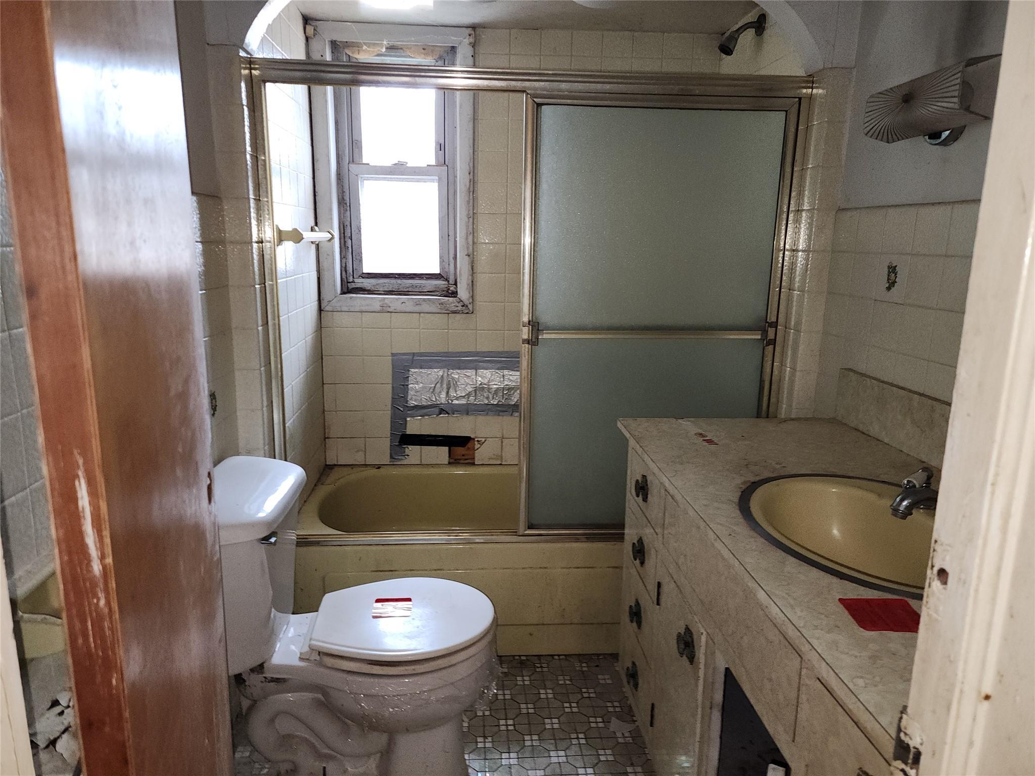 Single Family Merrick  Suffolk County, NY 11967, MLS-833590-8
