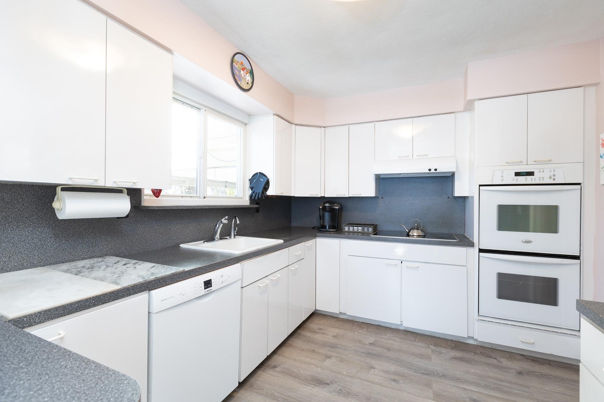 Single Family Park  Nassau County, NY 11771, MLS-833593-6