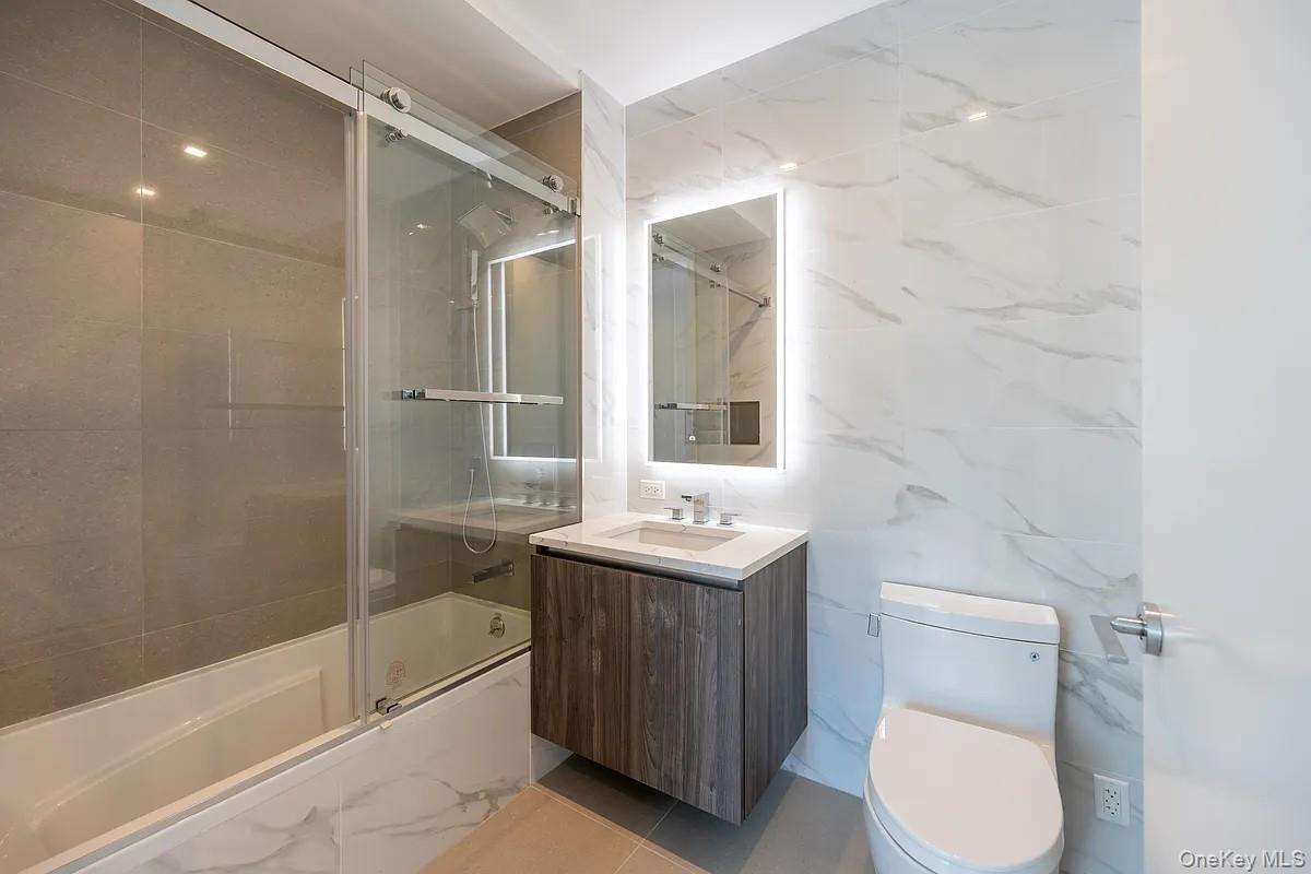 Condo Farrington Street  Queens, NY 11354, MLS-833625-4