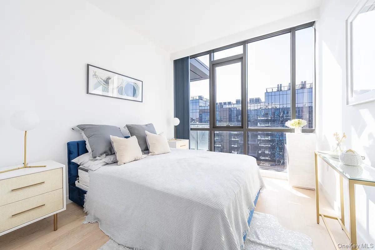Condo Farrington Street  Queens, NY 11354, MLS-833625-5