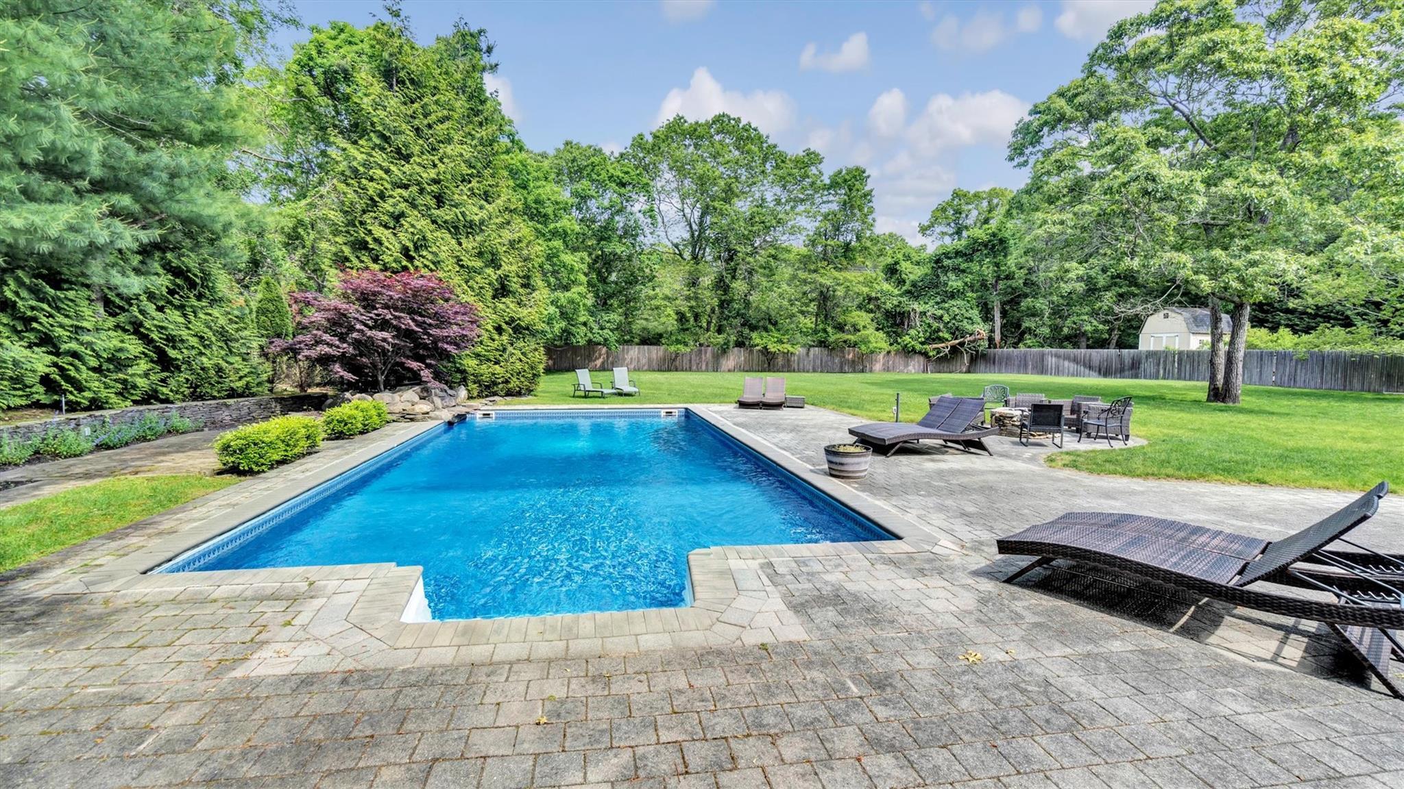 Single Family Boxtree  Suffolk County, NY 11942, MLS-833626-28