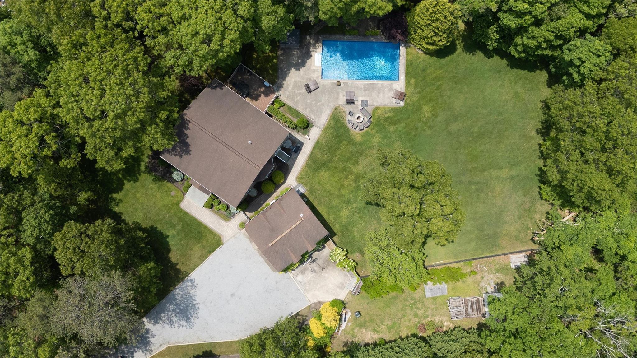 Single Family Boxtree  Suffolk County, NY 11942, MLS-833626-31