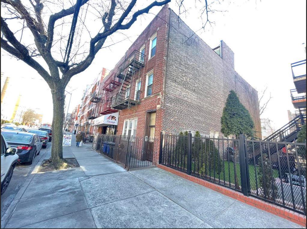 Single Family Broadway  Queens, NY 11106, MLS-833646-3