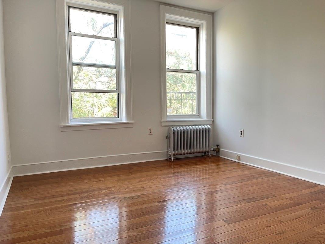 Single Family Broadway  Queens, NY 11106, MLS-833646-8
