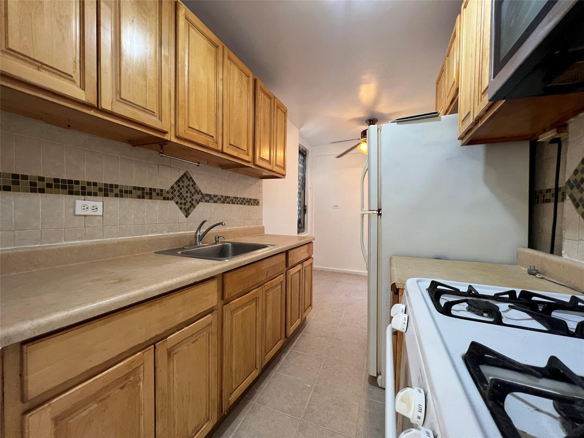 Coop Thieriot  Bronx, NY 10460, MLS-833705-5