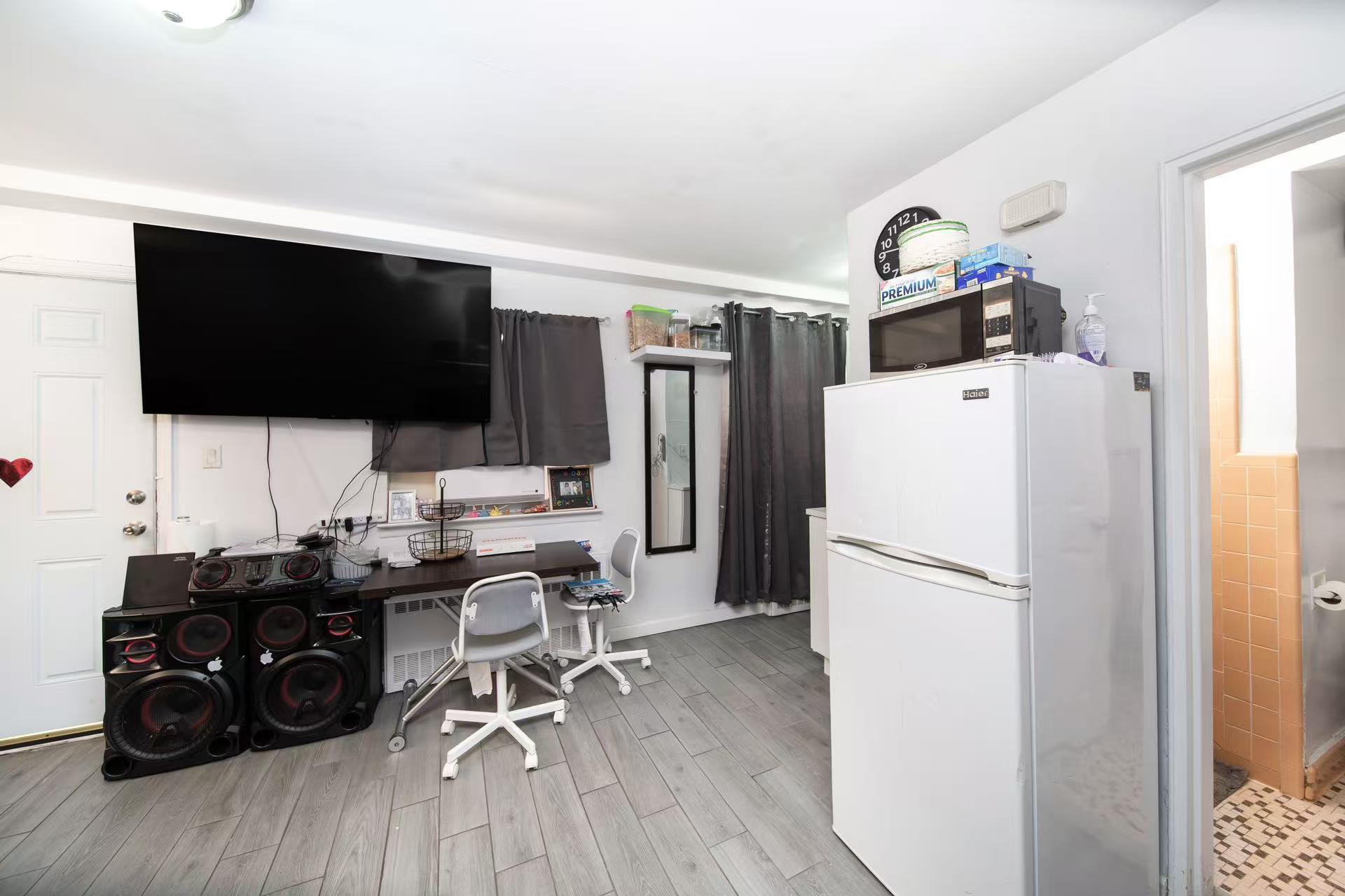 Single Family 93rd  Queens, NY 11372, MLS-833714-21