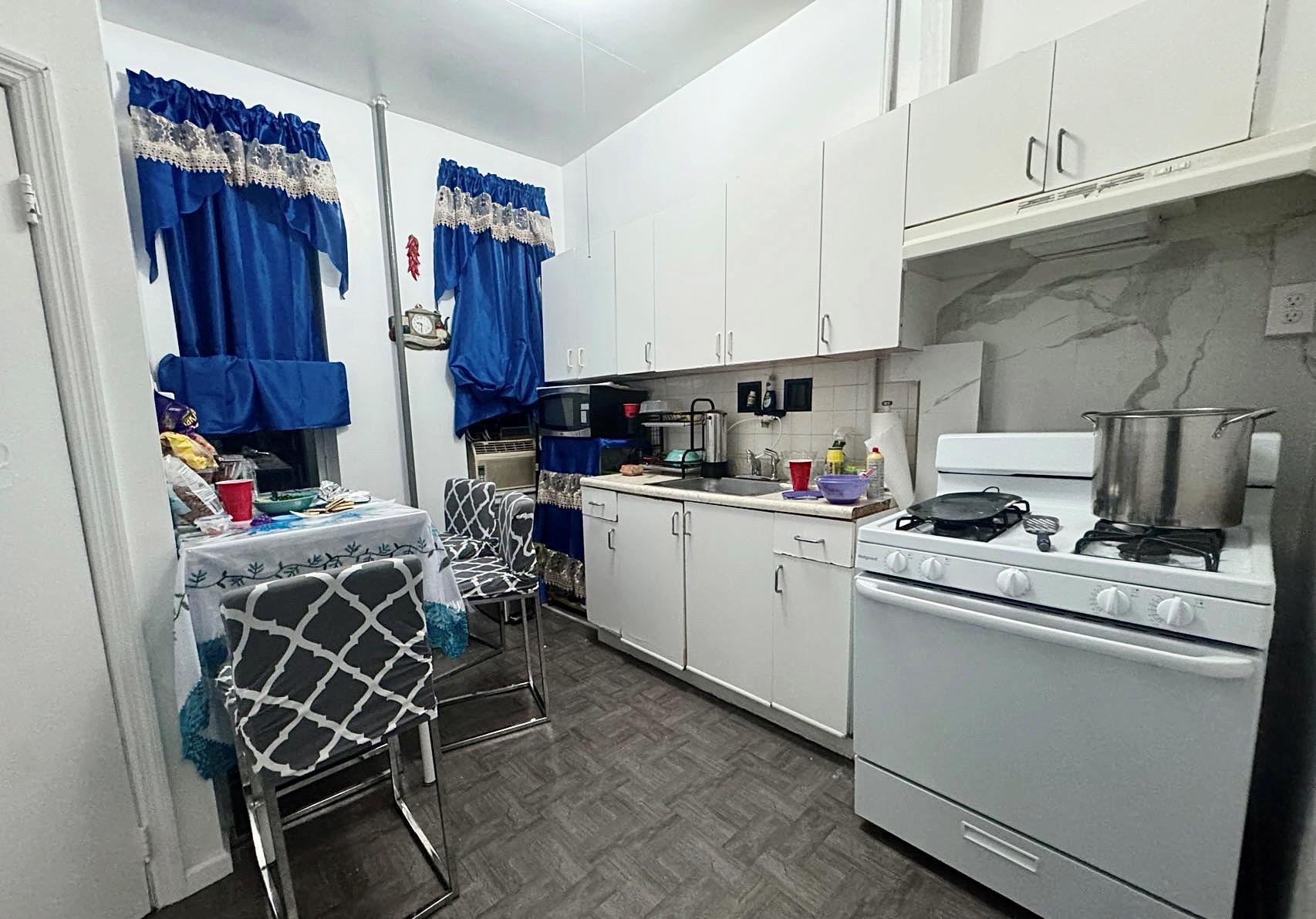 Single Family Menahan  Brooklyn, NY 11237, MLS-833727-4