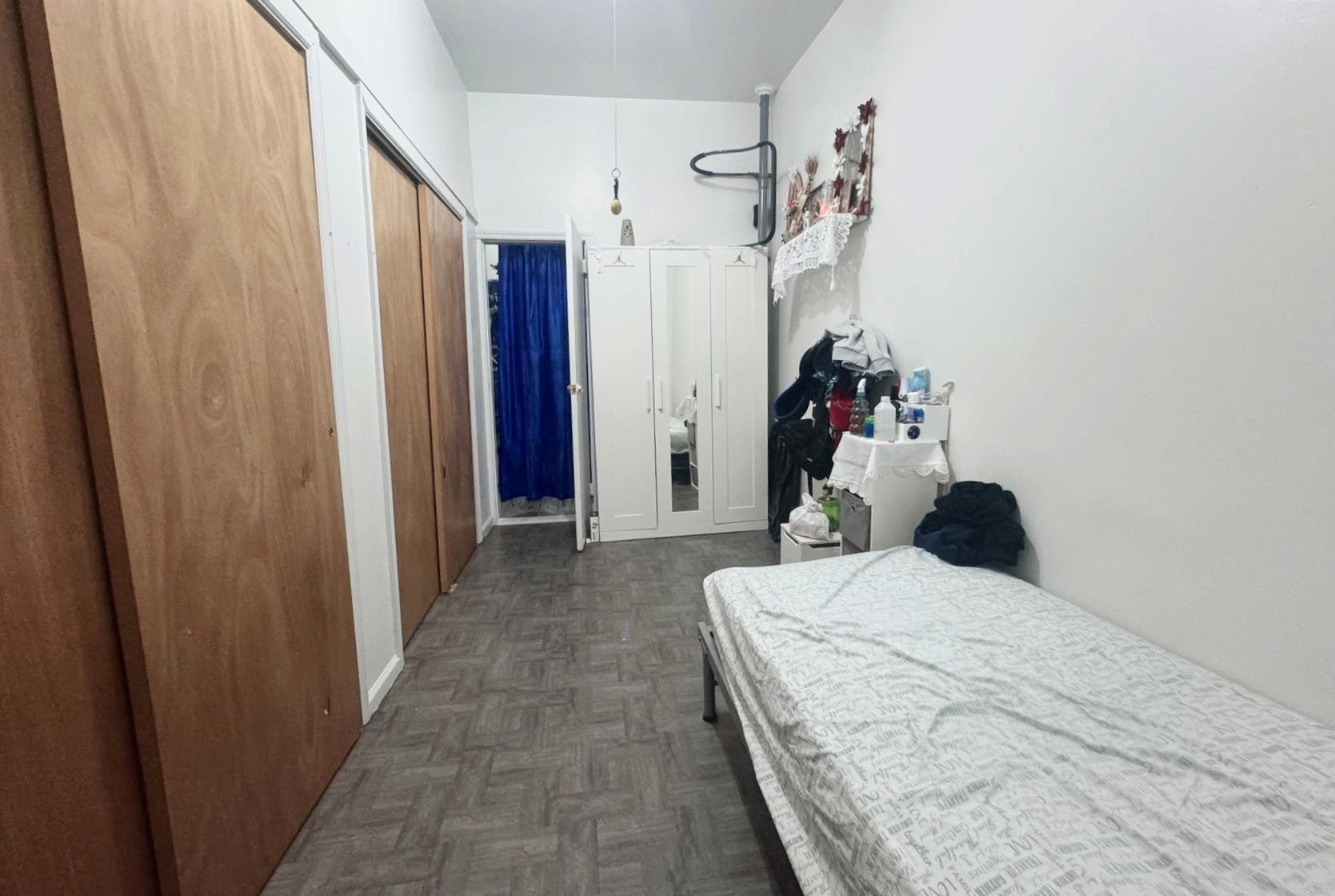 Single Family Menahan  Brooklyn, NY 11237, MLS-833727-8