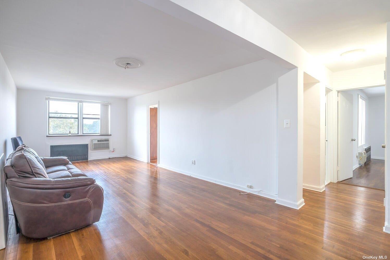 Apartment Kew Gardens  Queens, NY 11418, MLS-833733-14