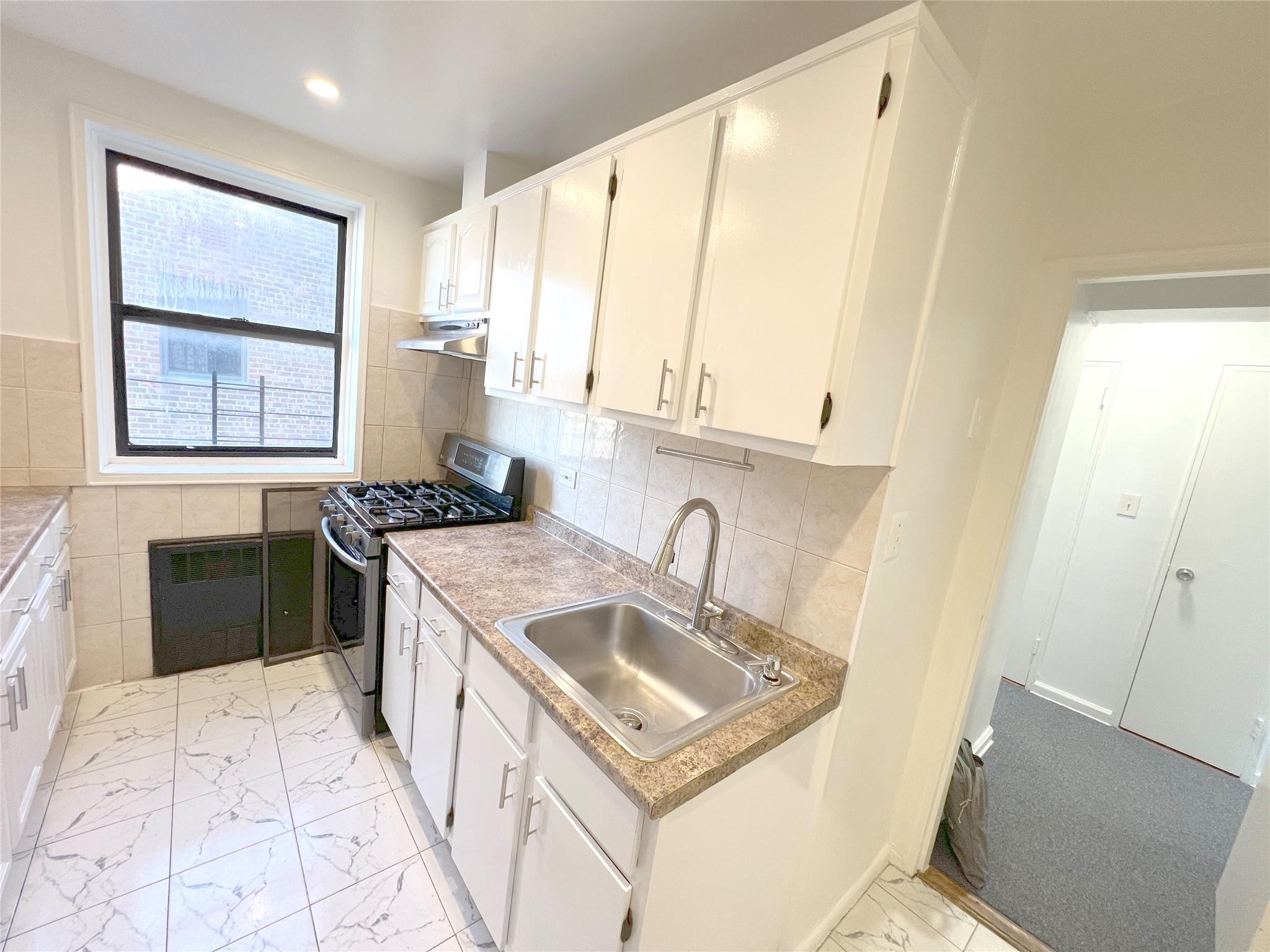 Apartment Kew Gardens  Queens, NY 11418, MLS-833733-7