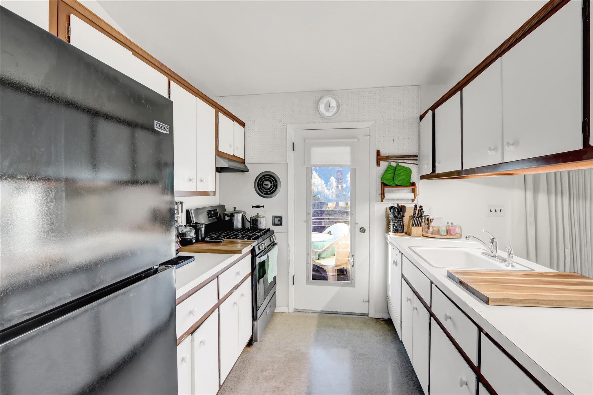 Single Family Ocean  Suffolk County, NY 11768, MLS-833748-21