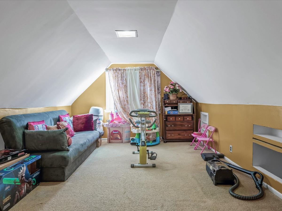 Single Family 185th  Queens, NY 11413, MLS-833789-15