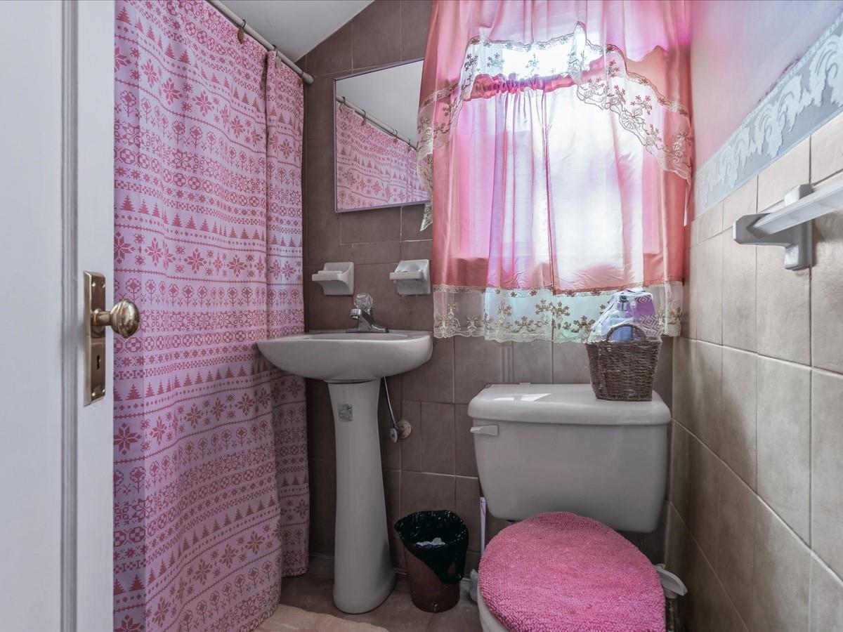 Single Family 185th  Queens, NY 11413, MLS-833789-16