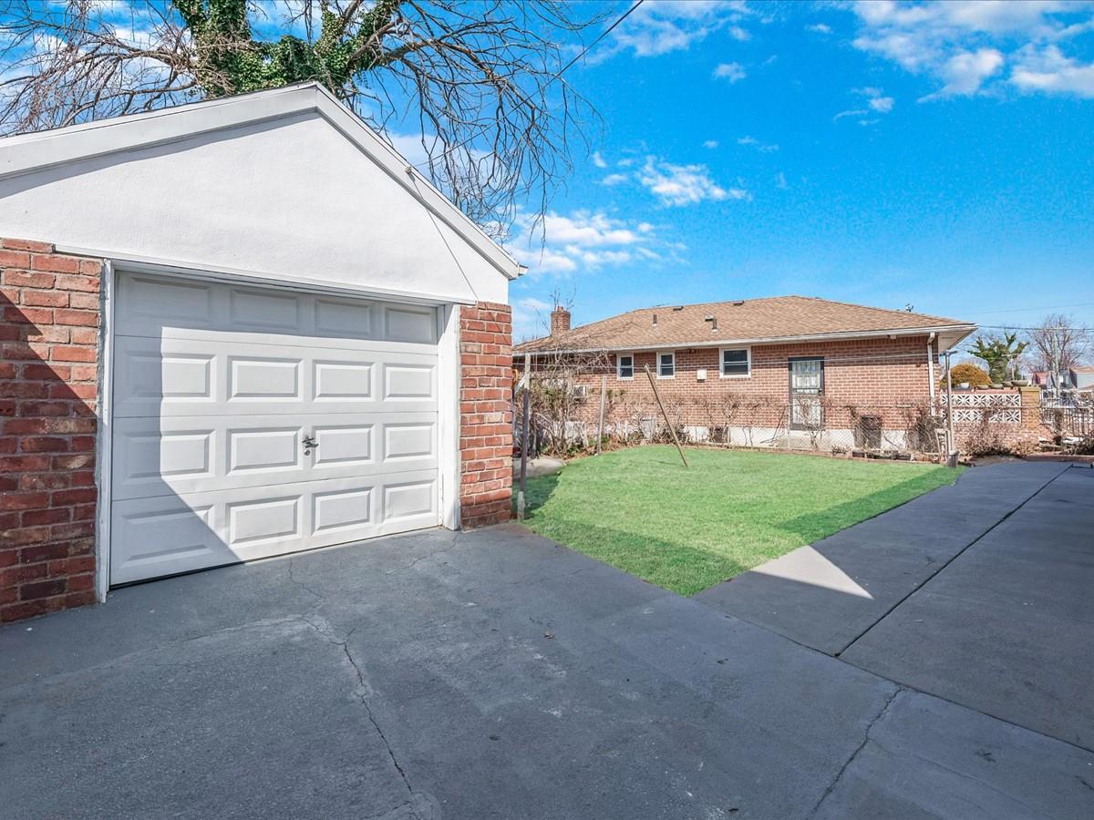 Single Family 185th  Queens, NY 11413, MLS-833789-21