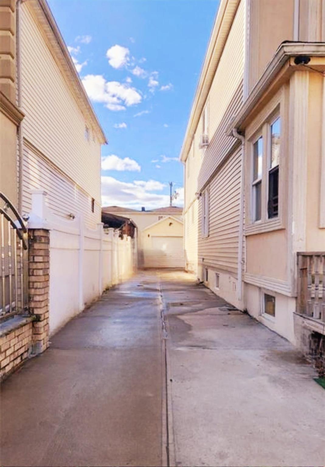 Single Family 164th  Queens, NY 11434, MLS-833809-2
