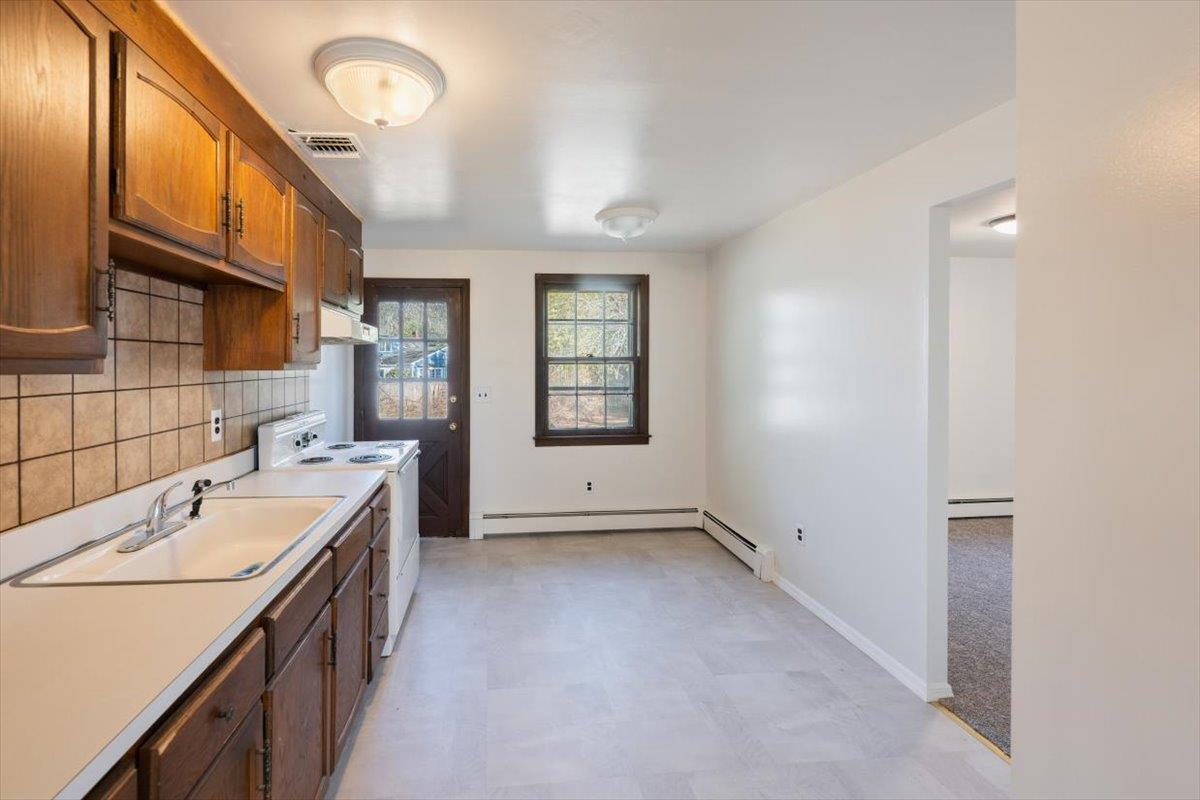 Single Family Montauk  Suffolk County, NY 11719, MLS-833810-8