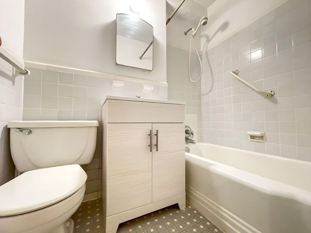 Coop Knolls  Bronx, NY 10463, MLS-833868-12