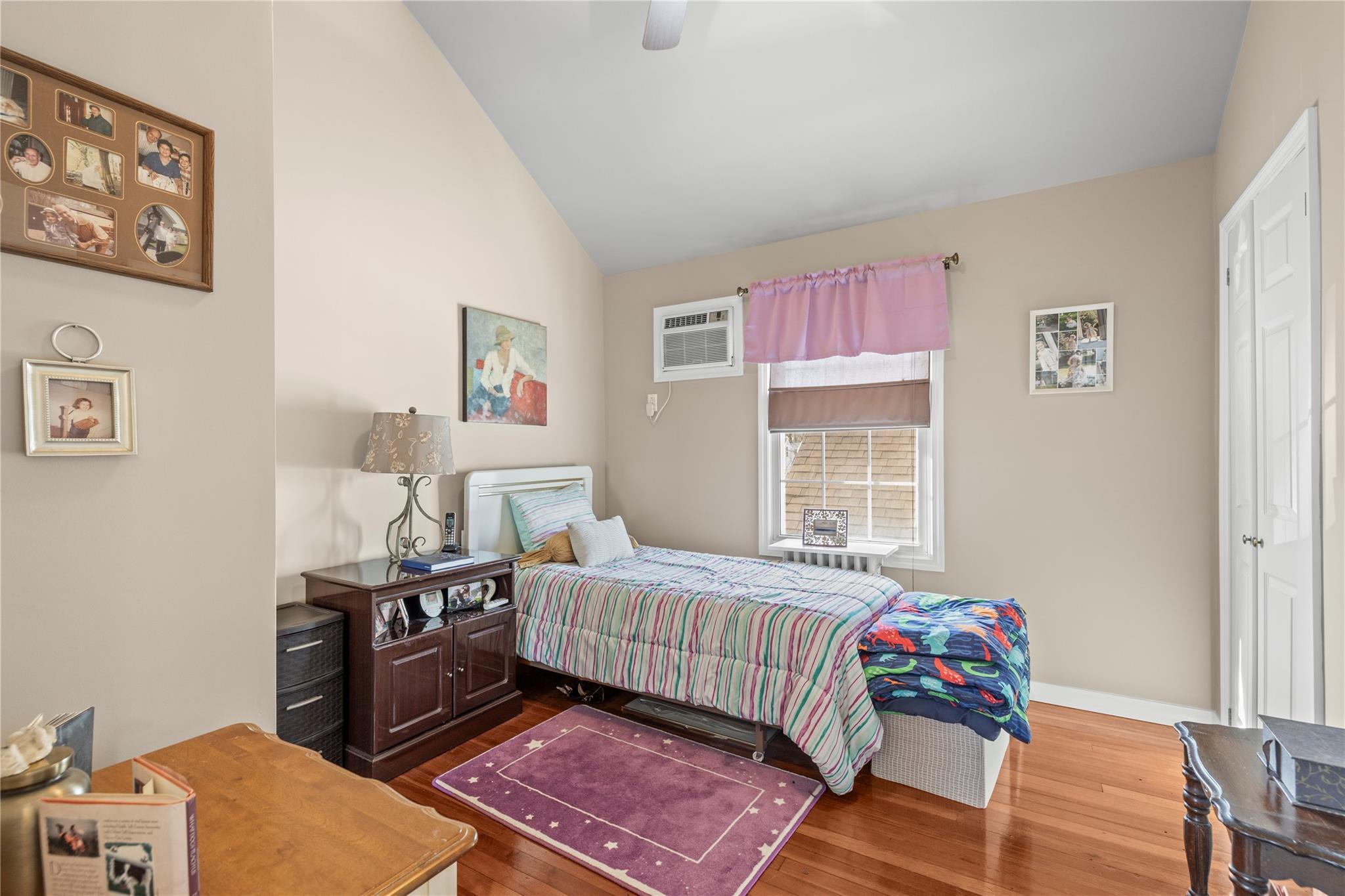 Single Family Thrush  Nassau County, NY 11552, MLS-833896-25