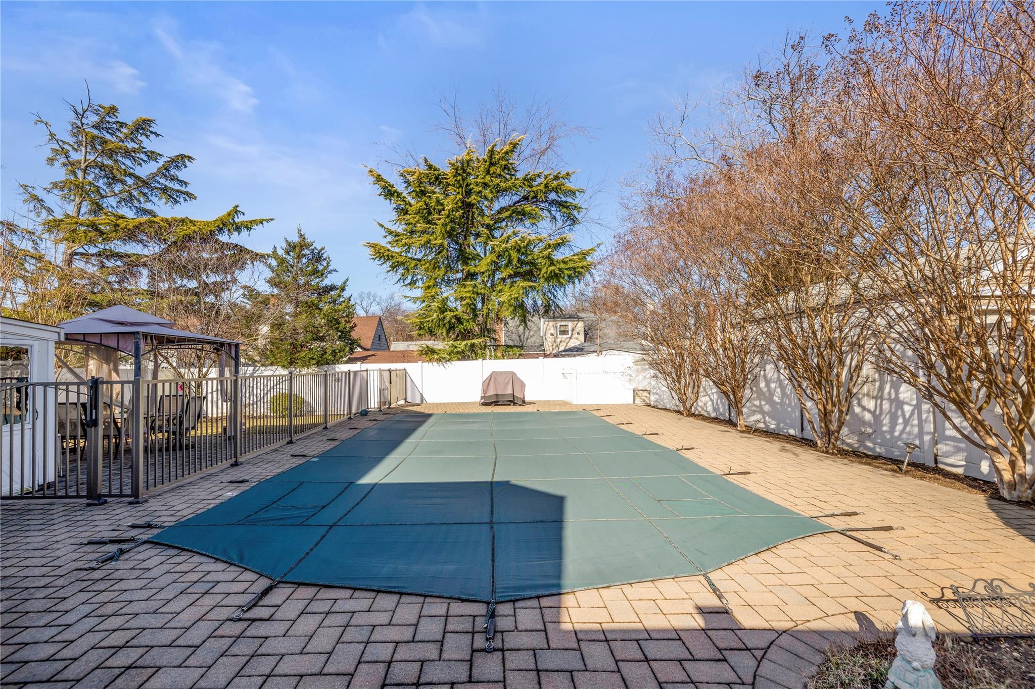 Single Family Thrush  Nassau County, NY 11552, MLS-833896-30