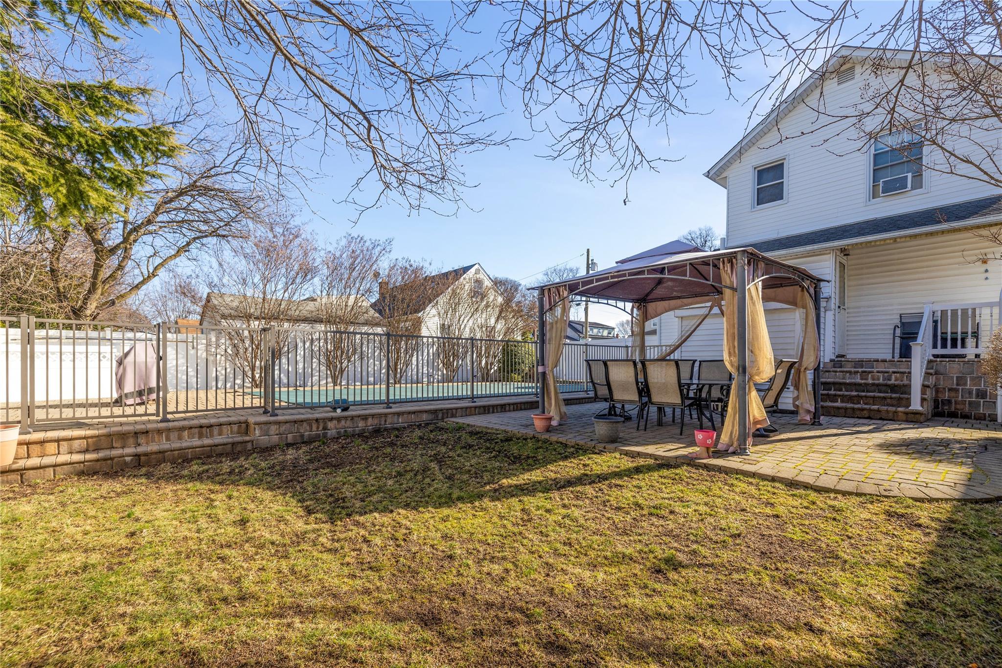 Single Family Thrush  Nassau County, NY 11552, MLS-833896-37