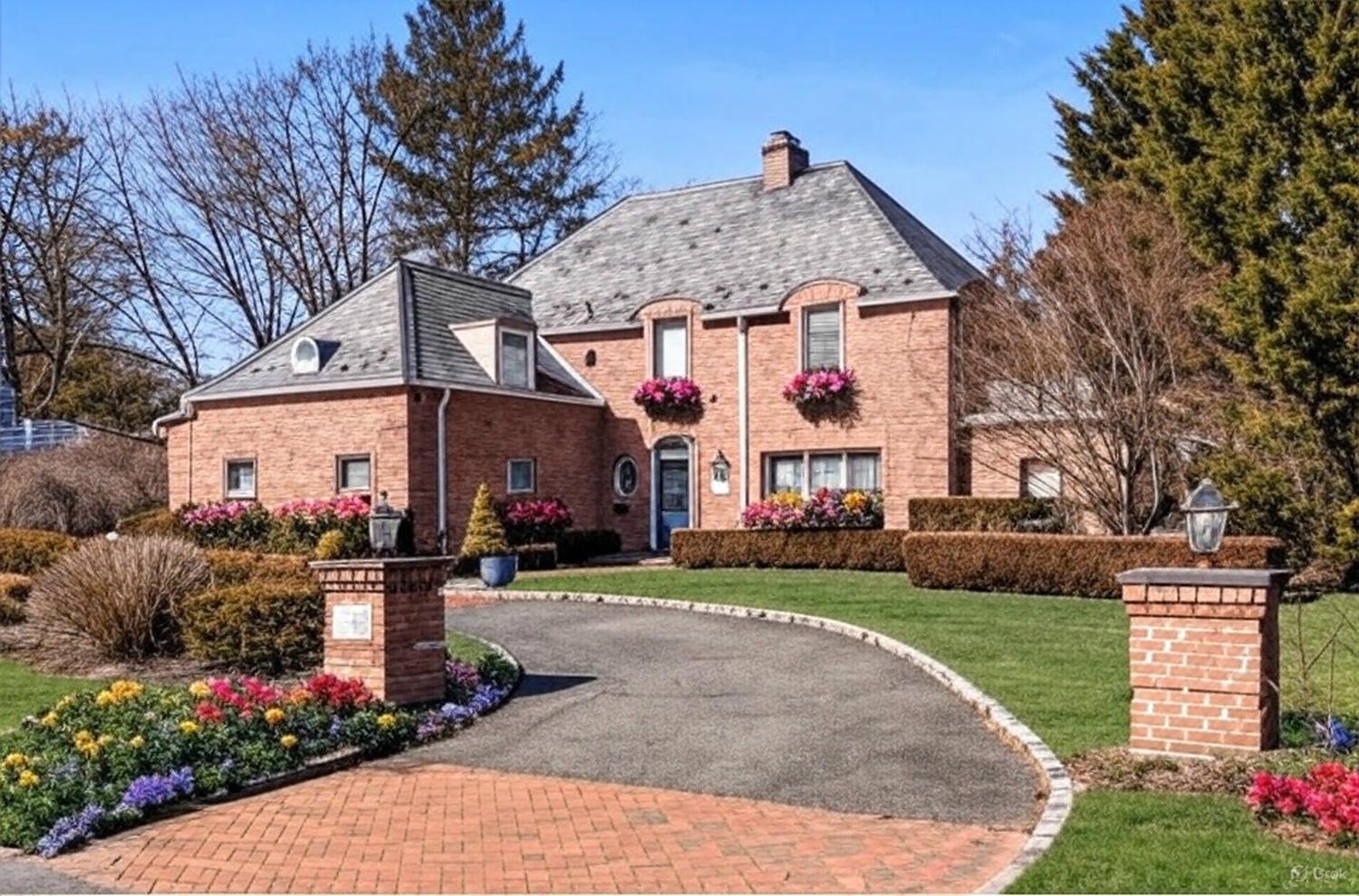Single Family Pine Hill  Nassau County, NY 11020, MLS-833963-42