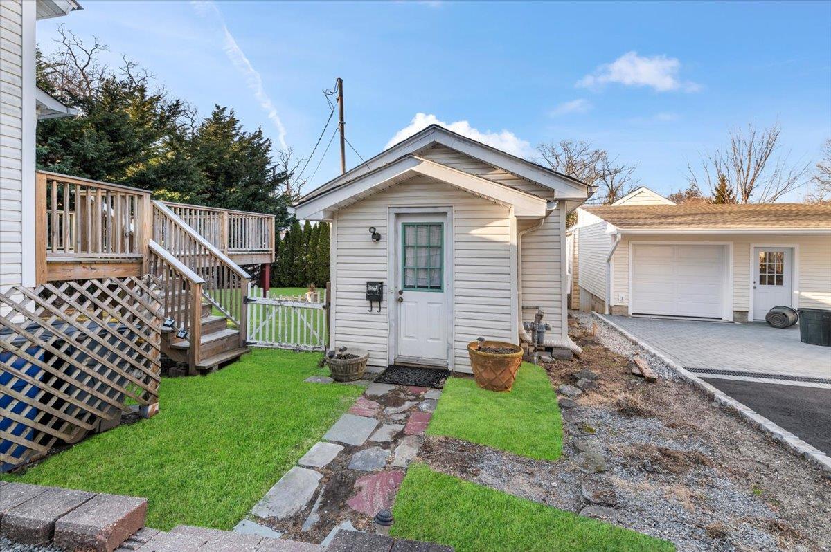 Single Family Preston  Nassau County, NY 11050, MLS-833987-28