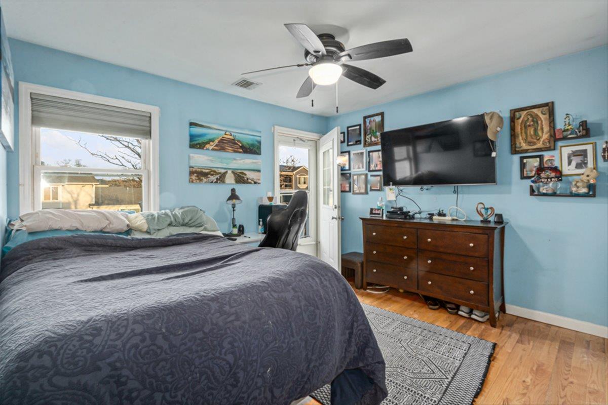 Single Family Bay  Suffolk County, NY 11795, MLS-834083-18