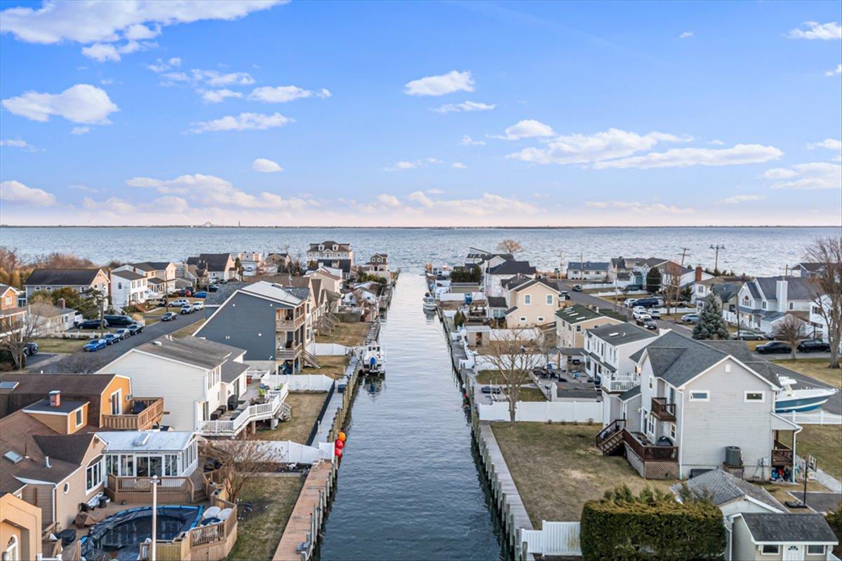 Single Family Bay  Suffolk County, NY 11795, MLS-834083-2