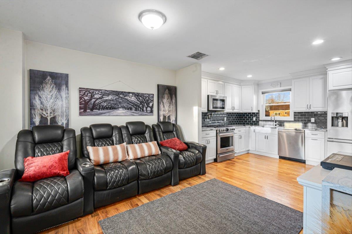 Single Family Bay  Suffolk County, NY 11795, MLS-834083-5