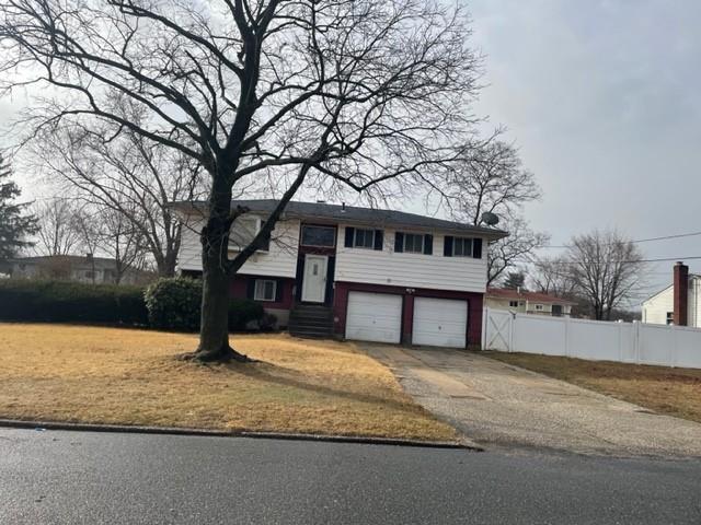 Single Family Van  Suffolk County, NY 11717, MLS-834098-2